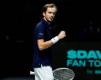 El ruso Daniil Medvedev celebra su victoria en Copa Davis sobre el español Pablo Carreño. Rusia avanzó a los cuartos de final. FOTO EFE 