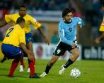 Álvaro Recoba fue una de las grandes figuras del fútbol de Uruguay. En 2002, jugó la Copa Mundial. FOTO AFP