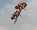 Sebastián Morales Mendoza y Daniel Restrepo García en acción durante uno de los entrenamientos previos al Suramericano en Argentina. FOTO MANUEL SALDARRIAGA