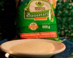 La Bienestarina se produce en dos plantas, ubicadas en Santander y Valle del Cauca y su producción, distribución ininterrumpida y gratuita está garantizada hasta 2027. Foto: Twitter @MurciP_Nutri. 