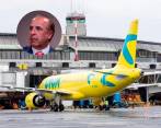 El ministro de Transporte, Guillermo Reyes, dijo que el manejo de la administración de la aerolínea de bajo costo “raya en temas penales”. FOTO JULIO CÉSAR HERRERA 