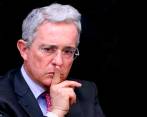 El expresidente Álvaro Uribe Vélez ha insistido en su inocencia en este caso. Ayer cuestionó a través de sus redes sociales que el periodista Coronell conociera el fallo antes de tiempo. FOTO cortesía