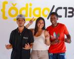 Leonel Berrío, María Alejandra Pérez y Anderson Londoño hacen parte del grupo que inicia el proyecto Código C13, que llevará las TI a la comuna San Javier. FOTO manuel saldarriaga