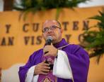 El Jueves Santo se celebra el día del sacerdocio, una vocación que busca enseñar la palabra de Dios. FOTO camilo suárez
