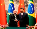 El presidente Luiz Inácio Lula da Silva se reunió con el mandatario de China, Xi Jinping, para intentar fomentar un bloque de diálogo que le ponga fin a la guerra que desató Rusia sobre Ucrania. FOTO Getty