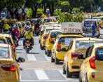 Los taxistas salieron a las calles desde antes de las 5:00 de la mañana, hora pactada para el inicio de las concentraciones en varias ciudades. FOTO: JUAN ANTONIO SÁNCHEZ