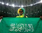 Los aficionados de Arabia se ilusionan con pasar a los octavos de final en el Mundial luego del triunfo de su selección ante la favorita Argentina.
