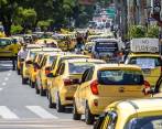 En ciudades como Bogotá, Medellín y Cali, los taxistas comenzaron a concentrarse en varias vías estratégicas. Foto: Juan Antonio Sánchez