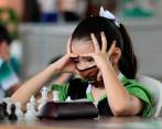 Los menores entre los 10 y 15 años de edad, participan en Medellín de los Juegos Recreativos desarrollados por el Inder en los escenarios de la unidad deportiva Atanasio Girardot. FOTO CORTESÍA INDER