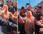 Karol G llegó hasta Manrique, muy cerca de la Uva de La Armonía para grabar un comercial para una gaseosa. FOTO Cortesía