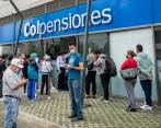 Cerca del 90% de los trabajadores colombianos gana menos de tres salarios mínimos. FOTO jUan Antonio sánchez