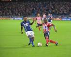 Carmelo Valencia, de 38 años, fue un constante peligro en ataque en el duelo contra el DIM. Esta vez los defensores del Rojo no tuvieron el entendimiento de otros juegos. FOTO CORTESÍA EL HERALDO
