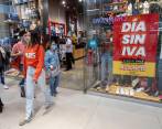 Según la Dian, de realizarse este último Día sin IVA el Gobierno Nacional tendría que asumir un costo fiscal de $276.000 millones. FOTO EL COLOMBIANO