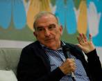 El senador Humbert de la Calle votó positivo para eliminar el artículo 8 del PND que obliga a implementar las recomendaciones de la Comisión de la Verdad. FOTO: Colprensa