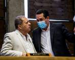 El uribista José Luis Noreña (derecha) reemplazará al conservador Jaime Cano en la presidencia. FOTO Julio César Herrera