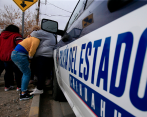 En el penal ya había visita esperando ingresar para ver a sus internos. Ocurrió en el Centro de Readaptación Social (Cereso) 3 de Ciudad Juárez. FOTO: AGENCIA EFE