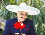 Vicente Fernández fue músico y actor, usualmente cantaba en sus películas. FOTO Cortesía