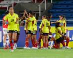 Uno de los festejos de las jugadoras colombianas, que contagiaron de alegría a la afición, tanto a quienes asistieron al Pascual, como a los que las vieron por televisión. FOTO conmebol