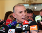 El senador aprovechó su última aparición como presidente del Congreso para hacer un “jalón de orejas” por la lentitud de algunas reformas. FOTO: CORTESÍA