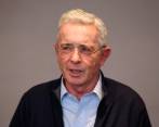 Álvaro Uribe Vélez mantuvo su calidad de imputado luego de que la Corte Constitucional encontrara equivalencia a la indagatoria que le abrió la Corte Suprema. FOTO Colprensa