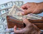 En lo que va de la jornada, el dólar alcanzó un máximo de $4.803. FOTO: CARLOS VELÁSQUEZ
