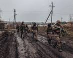 Los militares ucranianos trabajan en sus estrategias de defensa, para evitar que un posible ataque sobre su capital, Kiev, se convierta en una tragedia incontrolable. Hay alerta. FOTO getty