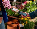 Apple permitirá a las empresas aceptar pagos sin contacto a través de Tap to Pay en el iPhone. FOTO Apple
