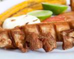 Diversos platos preparados a base de chicharrón se disfrutarán este fin de semana en Girardota. FOTO EDWIN BUSTAMANTE