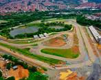 El Central Park no es considerado elefante blanco, sino proyecto crítico. La Gobernación trabaja para culminar la obra. FOTO: SEBASTIÁN CARVAJAL
