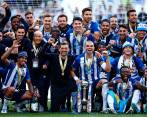 El antioqueño Mateus Uribe en la celebración del título de la Copa de Portugal. FOTO TOMADA @PORTO