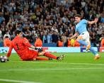 La anotación de Julián Álvarez con la que puso el 4-0 del City sobre el Real Madrid. FOTO AFP