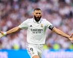 El delantero francés Karim Benzema celebra su gol, con el que Real Madrid vence, parcialmente a Chelsea. FOTO Getty