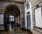 Las autoridades de Milán detuvieron a los atacantes, mientras que operarios de La Scala iniciaron las tareas de limpieza. FOTO EFE 