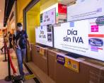 Vestuario y accesorios, electrodomésticos, elementos deportivos, juguetes, útiles escolares e insumos agropecuarios son las mercancías claves del Día sin IVA. FOTO Carlos Velásquez