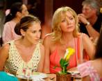 Sarah Jessica Parker y Kim Cattrall en una escena de Sex and the City. FOTO Cortesía HBO Max