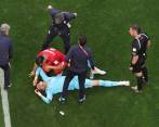 El arquero iraní fue sustituido al minuto 19 por una conmoción cerebral. FOTO: CORTESÍA