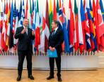 El secretario general de la OCDE, Mathias Cormann, junto al secretario de Estado de Estados Unidos, Antony Blinken, reunidos en París el pasado 25 de junio. FOTO AFP