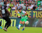 Este fue el momento del gol del “Rifle” Andrade que abrió la senda victoriosa ante el Cali. FOTO JAIME PÉREZ