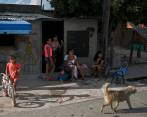 Las calles de Rosario se han militarizado para intentar frenar los constantes ataques entre bandas de narcos. Se hacen operativos todos los días. FOTOS AFP