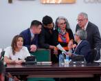 En el Congreso estuvieron presentes los ministros de Agricultura, Jhenifer Mojica (izquierda), y los de Justicia, Néstor Osuna, e Interior, Luis Fernando Velasco (derecha). FOTO CORTESÍA