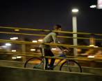 A los ladrones no les bastó con despejar al ciclista de todas sus pertenencias, incluyendo su bicicleta. Tras atracarlo, lo golpearon y luego lo tiraron al río Bogotá. FOTO: COLPRENSA