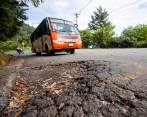 Carretera a Santa Elena, en limbo jurídico mientras se hunde 