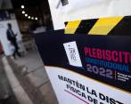 El texto de 178 páginas consagra un “Estado social de derechos”, en respuesta a reclamos expresados en las masivas manifestaciones sociales de octubre de 2019. FOTO: EFE