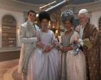 Aquí ambas parejas, los jóvenes reyes y los que conocimos desde el comienzo de Bridgerton. FOTO Cortesía Netflix