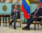 El embajador de Colombia en Venezuela, Armando Benedetti, se reunió con el diputado venezolano Diosdado Cabello. FOTO cortesía