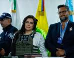 Aida Merlano, condenada por corrupción, junto a su abogado Miguel del Río. FOTO: COLPRENSA.