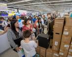 Después de Bogotá el departamento de Antioquia fue el de mayor dinamismo en la jornada de ventas del comercio por el Día sin IVA, según la Dian. FOTO Edwin Bustamante