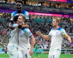 Los ingleses y uno de sus festejos frente a Senegal, selección que dejaron en el camino para avanzar a los cuartos. FOTO getty