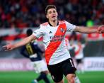 El argentino Julián Álvarez marcó seis de los ocho goles con los que River Plate venció a Alianza Lima en el Monumental. FOTO EFE 