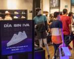 En 2021, las tres fechas del Día sin IVA dejaron ventas por unos $30 billones. FOTO: EDWIN BUSTAMANTE.